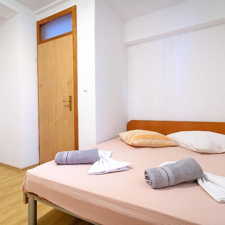 Apartments Laura Neum Kamer foto