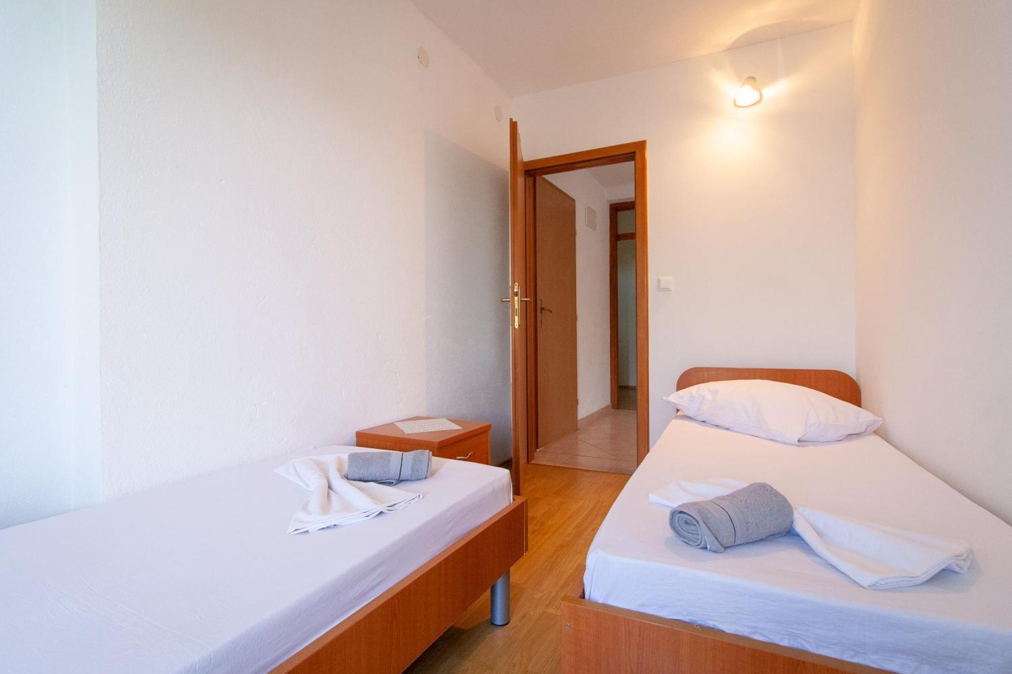 Apartments Laura Neum Kamer foto