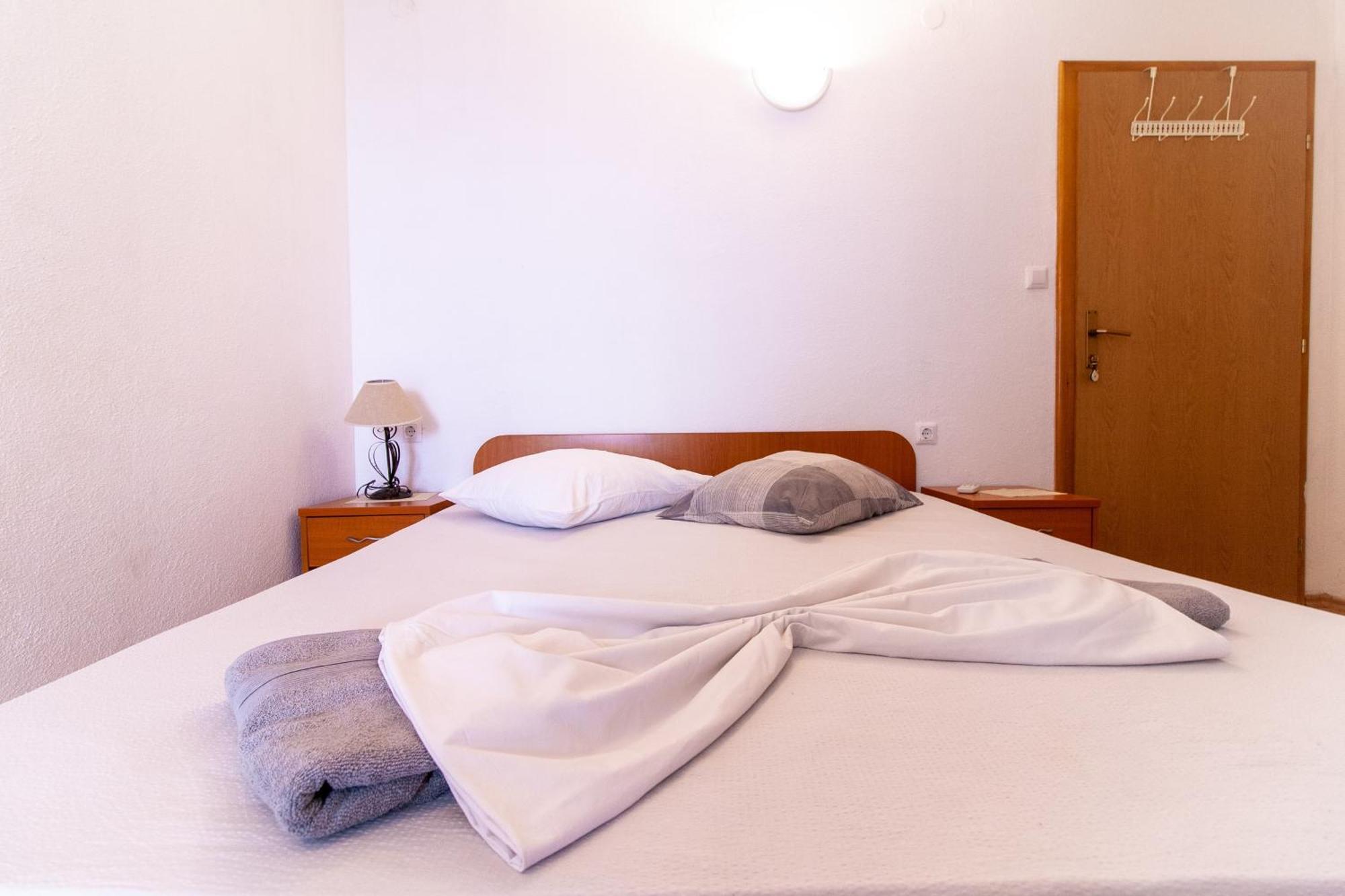 Apartments Laura Neum Kamer foto