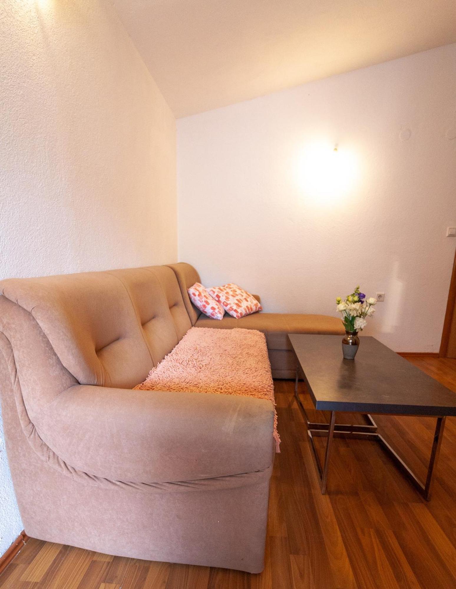 Apartments Laura Neum Kamer foto